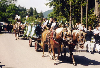 Beim Pferdeumzug am Rosstag in Rottach-Egern